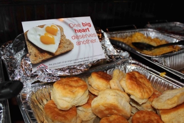 Jackmont Hospitality & T.G.I.Fridays Offers Free Breakfast to Community Groups